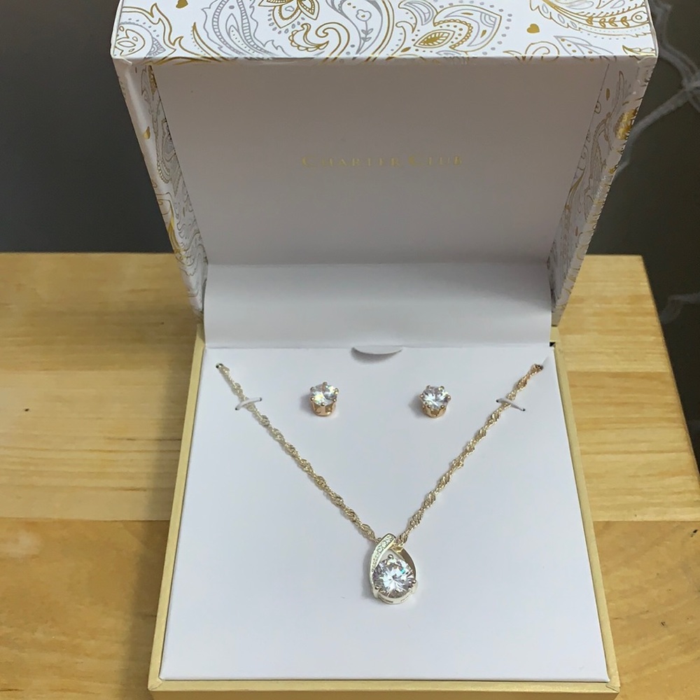 Gold tone Necklace and Earrings set
